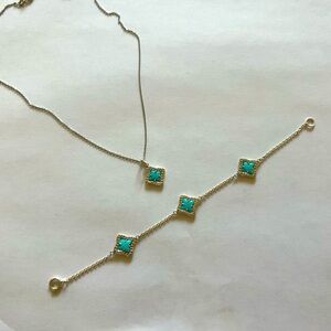 Set of necklace and bracelet.